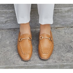 Mocassins clous et bride (camel)